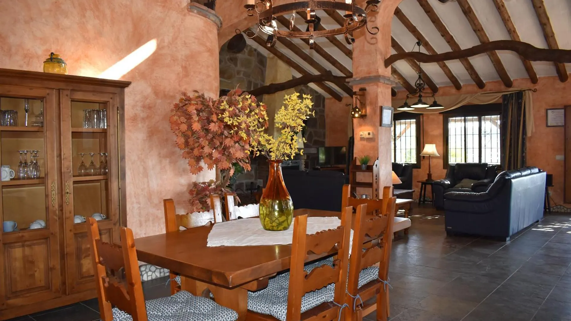 Finca Higueron Mit Privatem Pool 콤페타